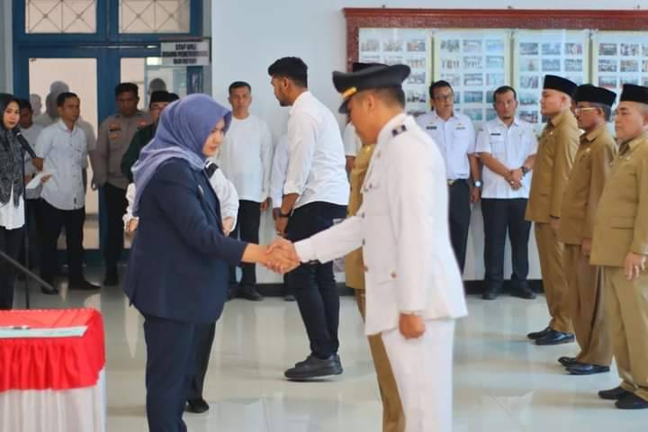 Atika Lantik 28 Pejabat Eselon II di Lingkungan Pemkab Madina