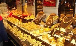 Tekanan Dolar AS Masih Kuat, Harga Emas Sedikit Melemah