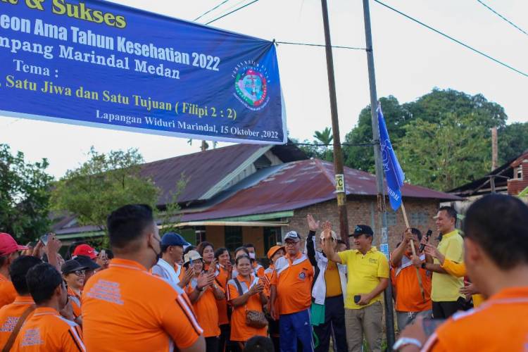 Musa Rajekshah Lepas Jalan Sehat HKBP Resort Simpang Marindal