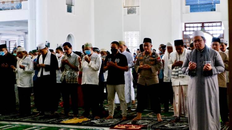 Tragedi Kanjuruhan, Polda Jatim dan Jajaran Serentak Laksanakan Doa Bersama
