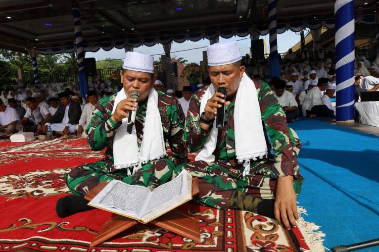 Prajurit Petarung Teritorial Korem 023/KS Hadiri Peringatan Maulid Nabi Besar Muhammad SAW