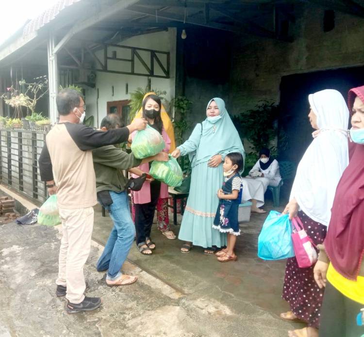Sat Intelkam Polresta Deli Serdang Bagikan Sembako Kepada Masyarakat Terdampak Kenaikan BBM