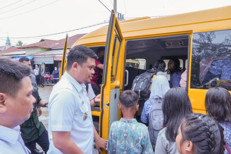 Bobby Nasution Realisasikan Janji, Sediakan Bus Antar Jemput Sekolah Gratis Anak Warga Sicanang