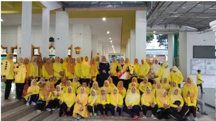 Masjid Agung di Madina "Menguning"