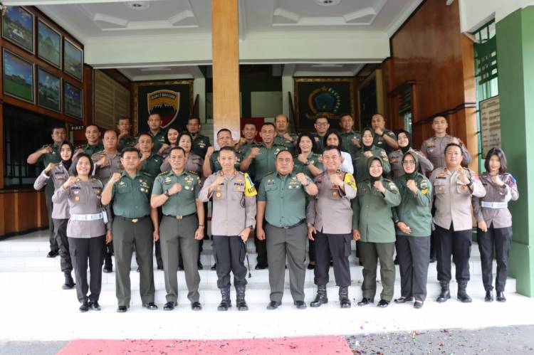 Kapores AKBP Fernando Sik, Berikan Surprize HUT TNI ke-77 kepada Jajaran TNI Wilayah Pematang Siantar