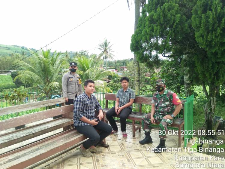 Ciptakan Kedekatan Dengan Warga, Babinsa Jajaran Kodim 0205/TK Lakukan Komsos