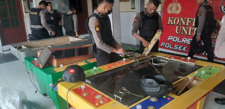 Polsek Percut Sei Tuan Berantas Judi