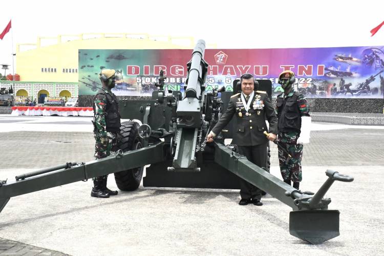 Dentuman Meriam Warnai HUT Ke-77 TNI di Medan, Pangdam I/BB Bersama Forkopimda Jadi Penembaknya