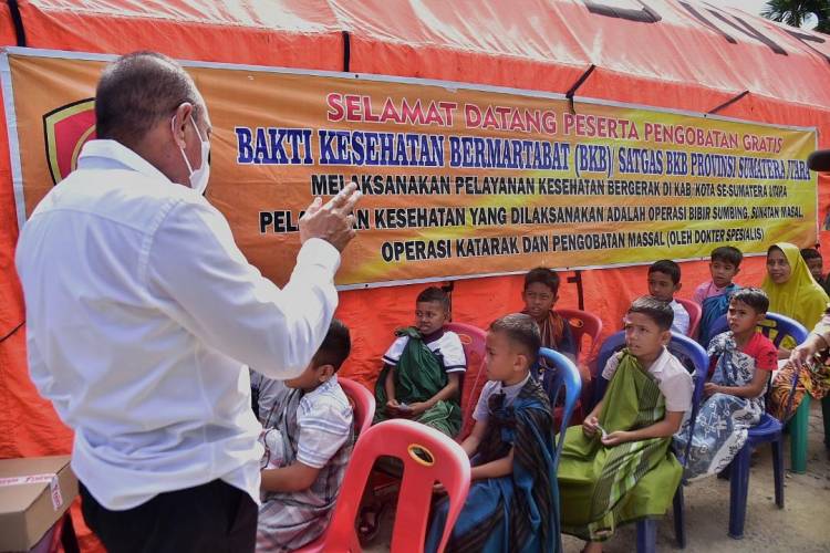 Layanan Bus Bakti Kesehatan Bermartabat Diserbu Warga Desa Bangkelang