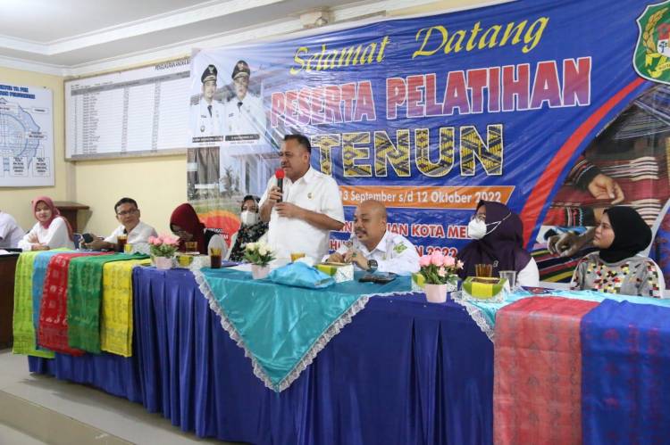 Warga Medan Perjuangan Mulai Pandai Menenun