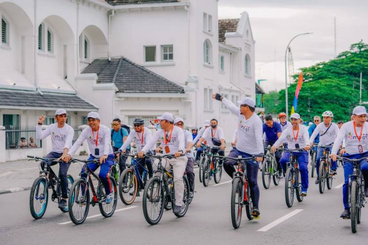 Tingkatkan Kebersamaan, Bobby Nasution Bersepeda Santai Dengan Wali Kota Peserta Pertemuan Ke-5 IMT GT