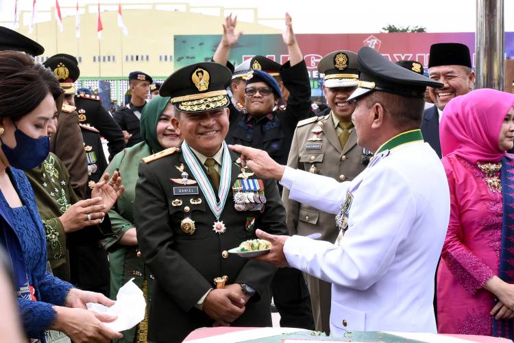 Edy Rahmayadi Sampaikan Pentingnya Loyalitas  dan Jiwa Korsa Hadapi Tantangan Bangsa