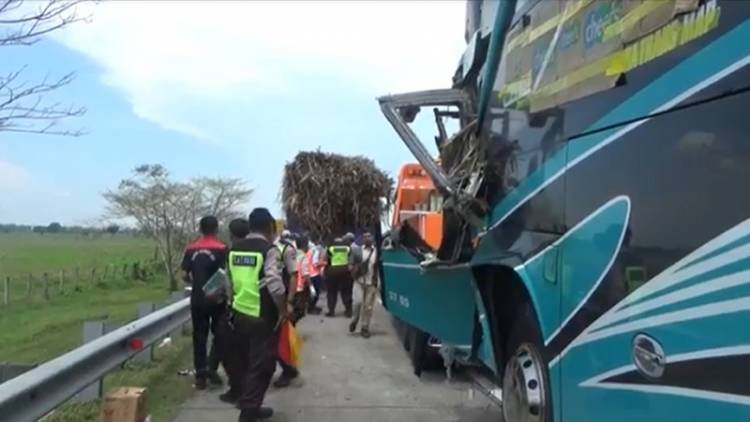 1 Orang Tewas dan 9 Kritis Atas Peristiwa Kecelakaan Maut Di Dalam Ruas Jalan Tol