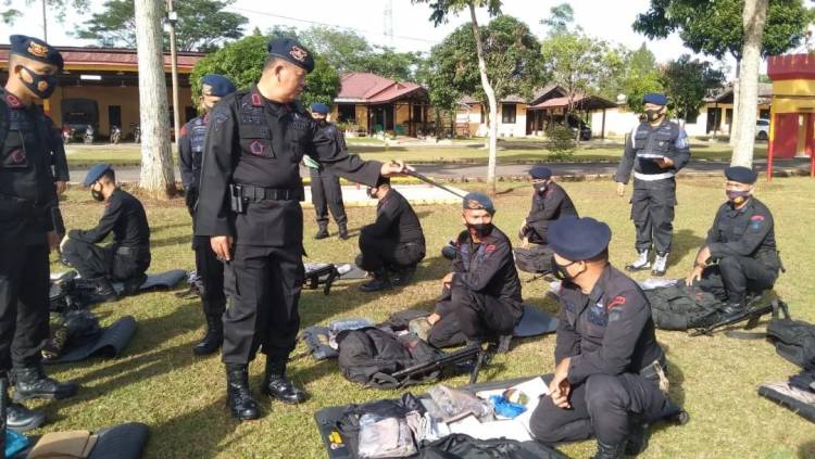 Persiapan Tugas Pengamanan, Danyon C Brimob Polda Sumut Lakukan Pengecekan Terhadap Personil