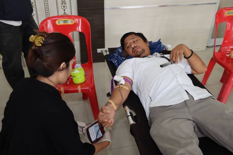 Polres Nias Gelar Aksi Donor Darah, dalam rangka menyambut HUT Humas Polri ke-71