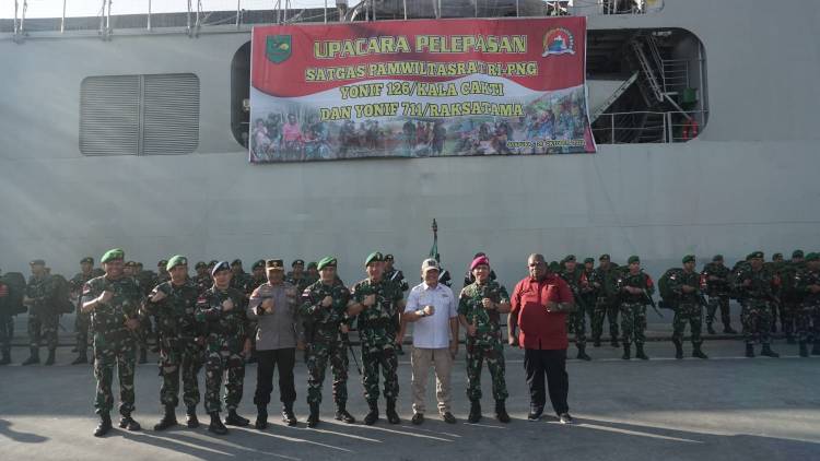 Torehkan Prestasi Dalam Penugasan Di Papua, Satgas Pamwiltasrat RI-PNG Yonif 126/KC Di Lepas Kasdam XVII/Cendrawasih