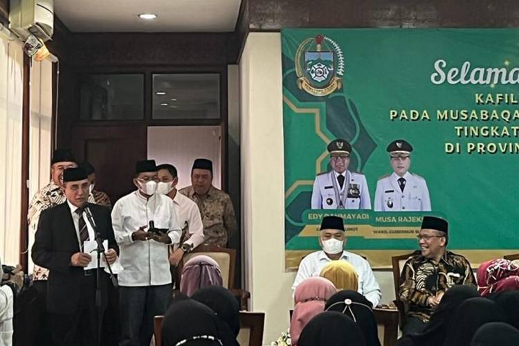 Edy Rahmayadi Berangkatkan Kafilah Sumut ke MTQN XXIX Banjarmasin, Gubsu Beri Pesan