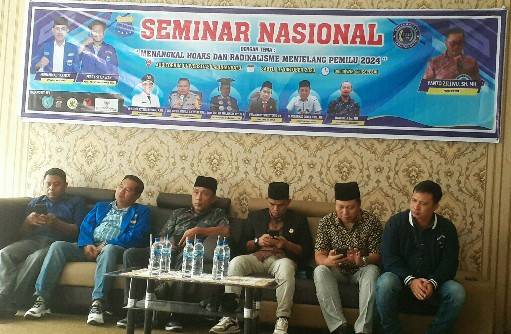 Didepan Peserta Seminar Nasional, Kompolnas RI : Peran Media Arus Utama Berperan Besar Menghempang Berita Hoaks dan Radikalisme