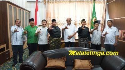 Syah Afandin Terima Anugrah Presiden Dunia Melayu Dunia Islam