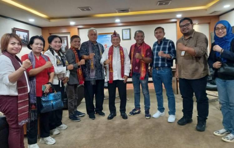 Bank Sumut Dukung Parade Hari Ulos Nasional 1.000 Meter Keliling Danau Toba