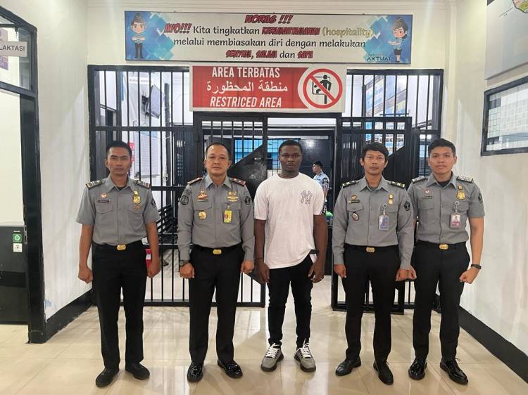 Rudenim Medan Kanwil Kumham Sumut Deportasi Warga Negara Nigeria Kasus Overstay dan Paspor Palsu