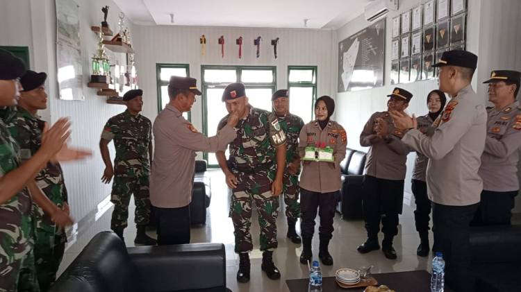 HUT TNI ke 78, Personel Polres Lhokseumawe Rayakan Bersama Yon Kaveleri 011/MSC