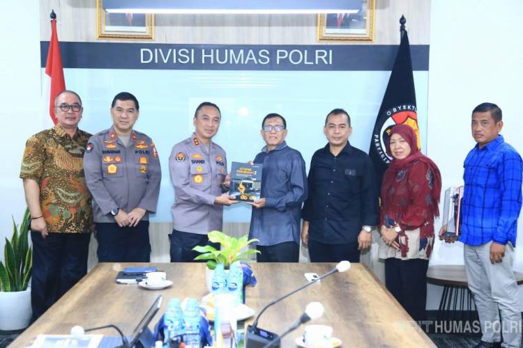 PWI Silaturahmi ke Kadiv Humas Mabes Polri