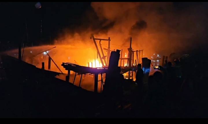 Kembali Terjadi, Kapal Ikan Terbakar di Belawan