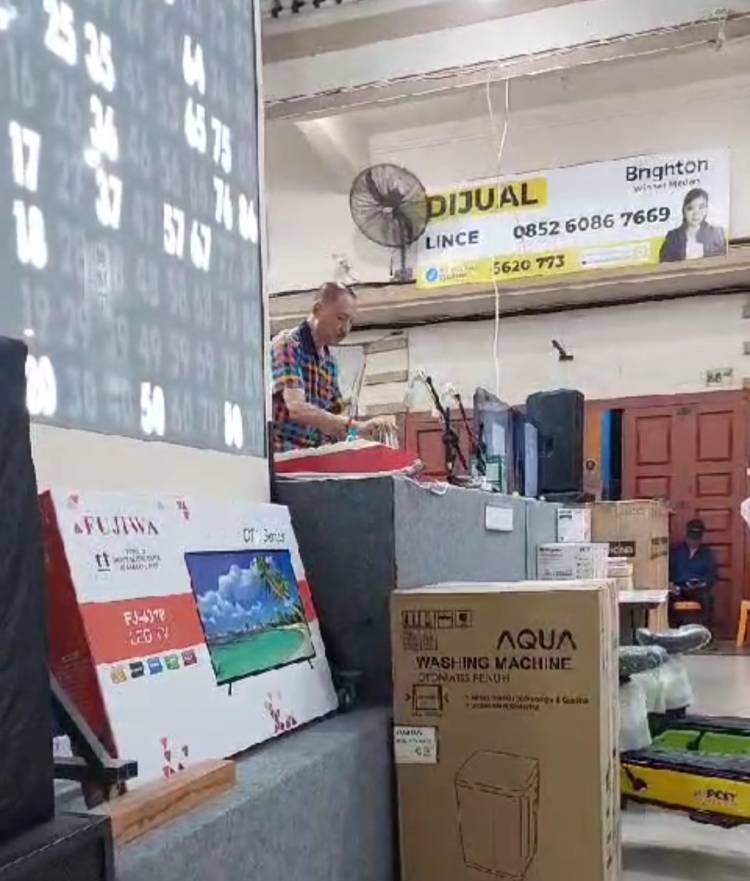 Horeee!!!  Ada Lapak Ketangkasan di komplek Cemara Asri Polisi Tahu Apa Tidak ...?