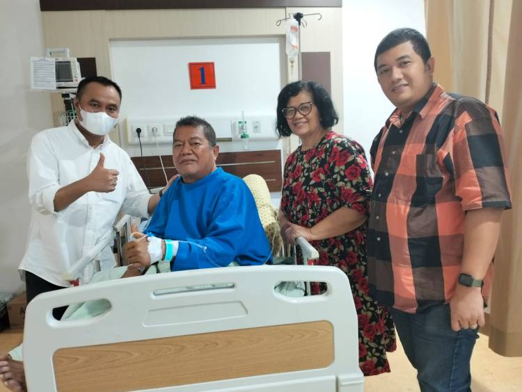 Ketua PWI Sumut Kunjungi Wartawan Senior di RS Adam Malik