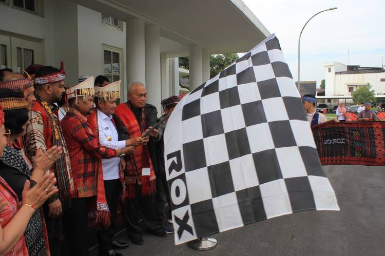 Pj Gubsu Lepas Ulos 1.000 Meter ke Monas