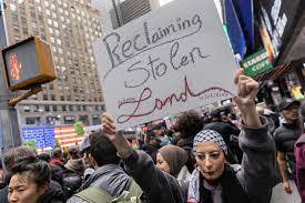 Unjuk Rasa Sosialis di Times Square yang Memuji Serangan Teror Hamas, Menuai Kecaman Luas