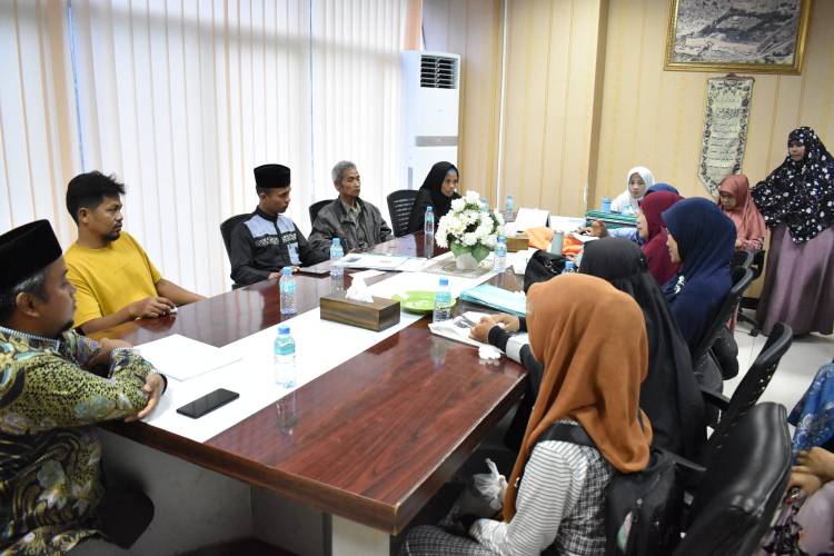 Merasa Dipersulit, Dipersulit, Guru Mengaji Ngadu ke DPRD Medan