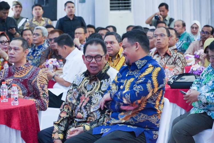 Bobby Nasution Dampingi Pimpinan KPK Buka Roadshow Bus KPK, Gelorakan Sumut Anti Korupsi