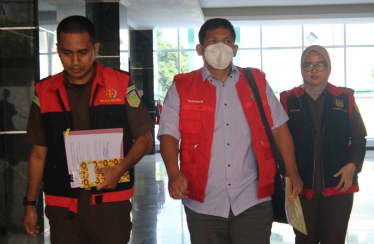 Rugikan Negara Rp1,6 Miliar, Kejati Sulteng Tahan Tersangka KB Atas Dugaan Korupsi BPJN XIV TA 2018