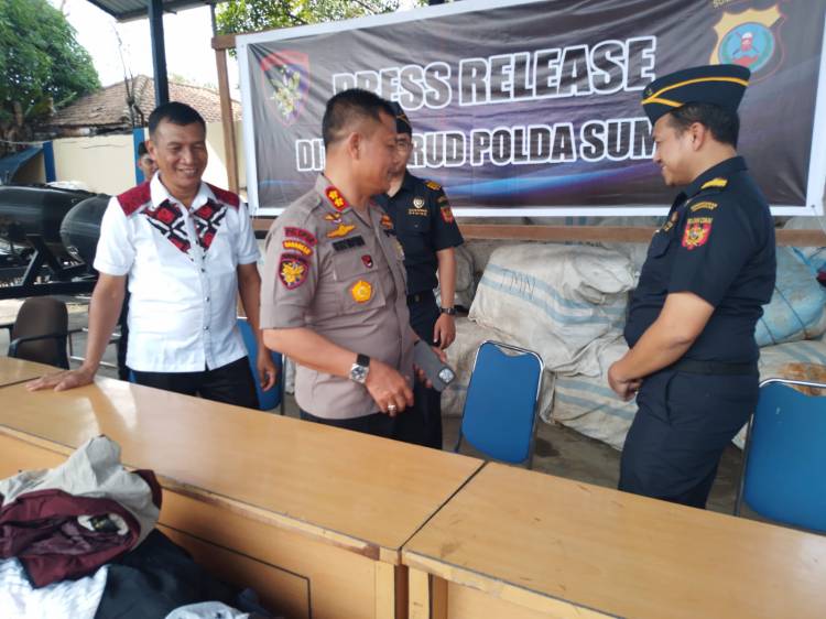Ditpol Airud Poldasu Bekuk Kapal Penyelundup Ballpress