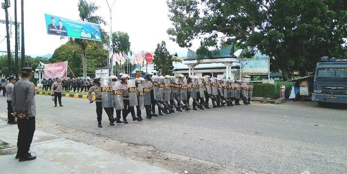 Hadapi Pemilu 2024, Polres Madina Gelar Pelatihan Sispam Kota di Depan KPU