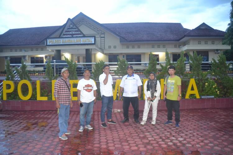 Kades Pidoli Lombang Dipolisikan Wartawan