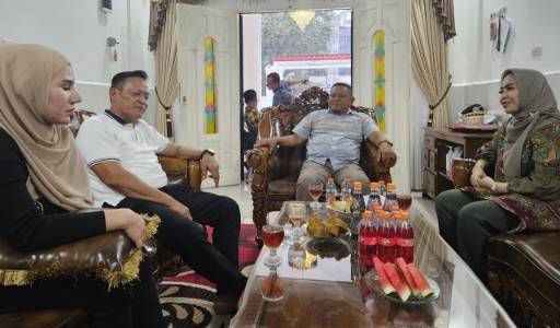 Penasehat SMSI Labuhanbatu Raya Hendra Sitepu Terima Kunjungan Paslon Mari