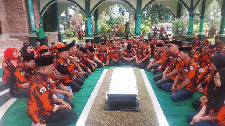Sambut Hari Sumpah Pemuda dan HUT Pemuda Pancasila, MPW PP Sumut Gelar Ziarah Makam