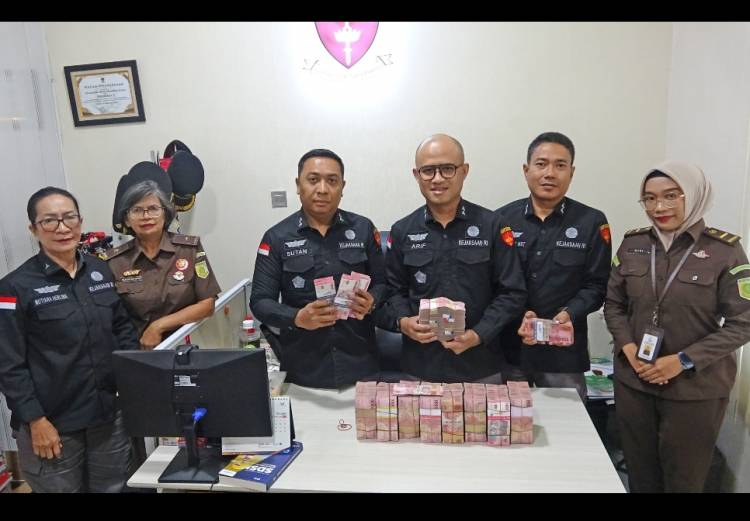 Kejati Sumut Terima UP Rp950 Juta Lebih dari Terdakwa Perkara Korupsi Penyalahgunaan Dana Kas PT PPSU
