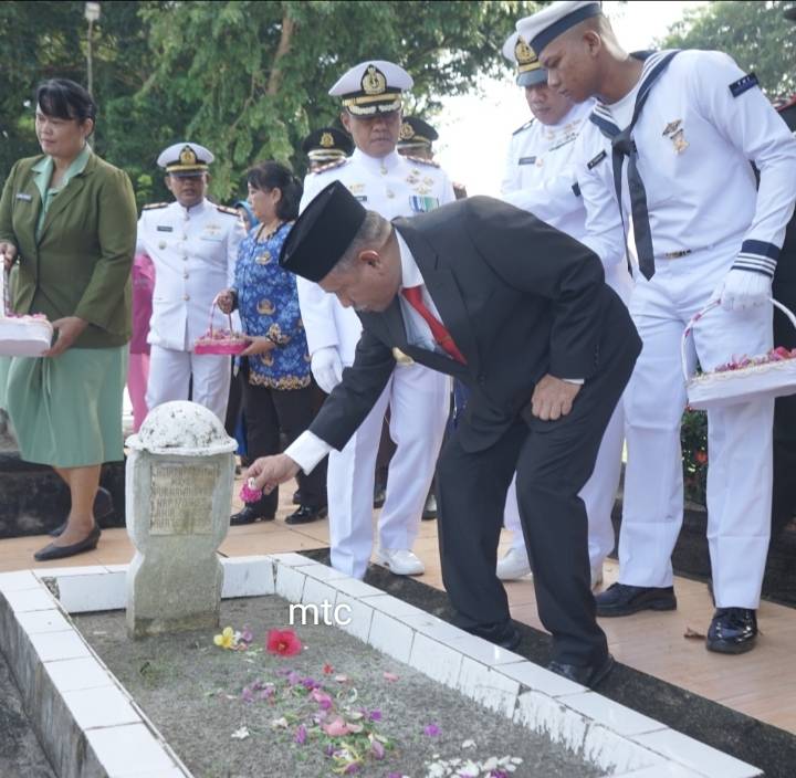 HUT.TNI Ke 79, Pjs Bupati Asahan Lakukan Upacara Ziarah Nasional