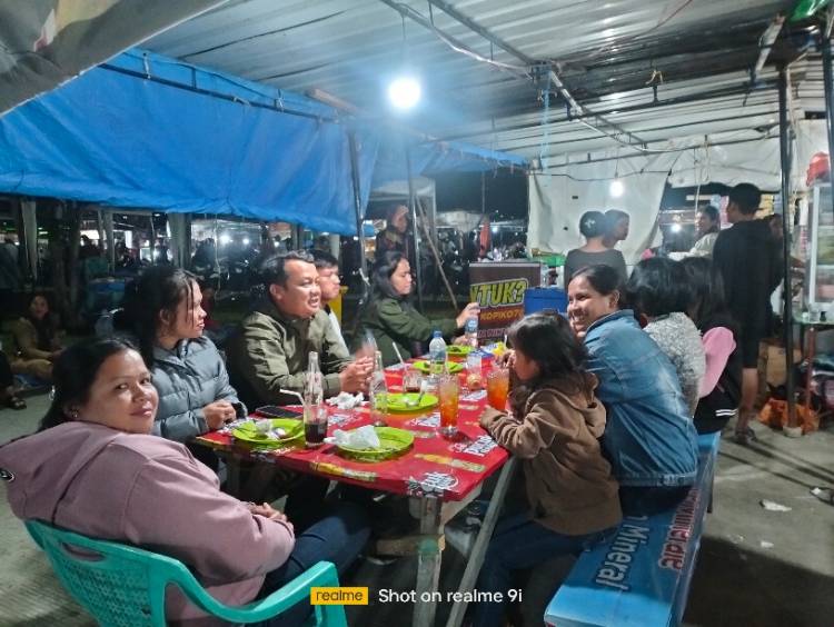 Konser Musik Jun Munthe Bawa Rejeki Bagi Pedagang