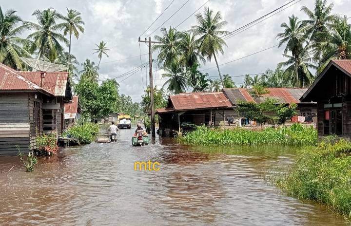 Air Genangi 165 Rumah Warga Dan Sekolah Di Pematang Sei Baru