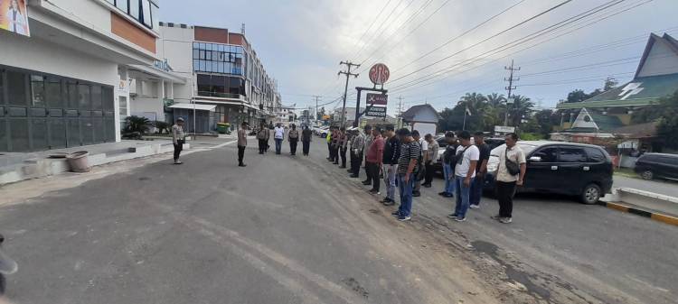Kabag OPS Polres Simalungun Pimpin Pasukan Antisipasi Kejahatan Jalanan Jelang Pilkada, Patroli di Dua Wilayah