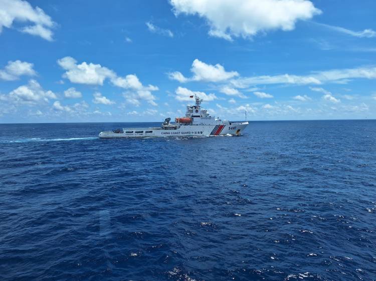 Keberanian Kapal Negara Bakamla RI Usir Kapal China Coast Guard-5402