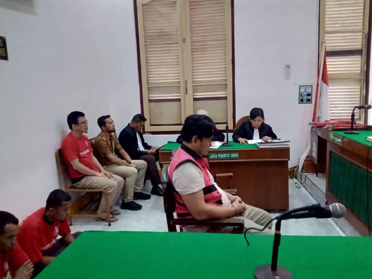 Warga Medan Johor Diadili Karena Pesan Rokok Ilegal dari Pekanbaru