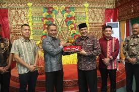 Danrem 012/Teuku Umar Disambut dengan acara Peusijuk di Pendopo Aceh Selatan