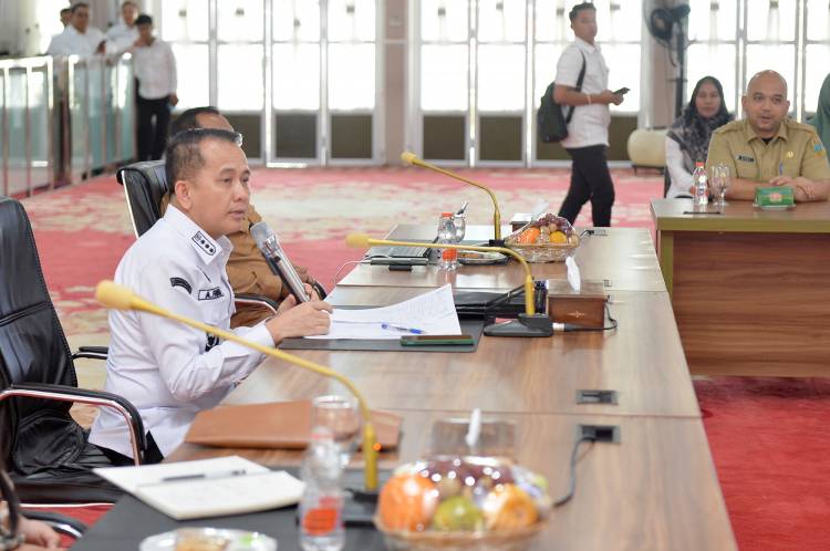 Pj Gubernur Sumut Fatoni Latih Tim Humas Tingkatkan Kapasitas Kehumasan dan Publikasi
