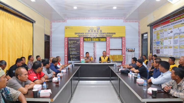 Kapolres Tebingtinggi  Coffee Morning Bersama Wartawan
